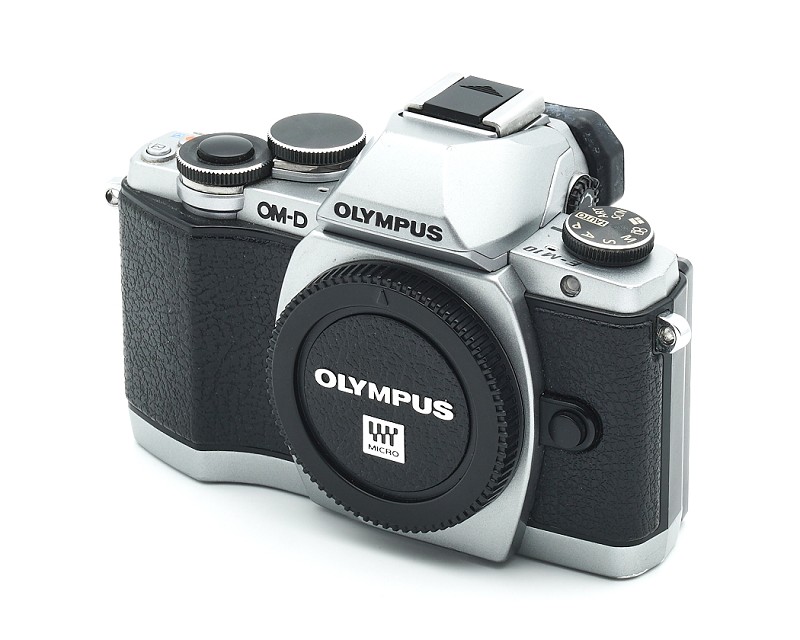 Olympus OM-D E-M10 silber Gehäuse technisch geprüft #X40692**