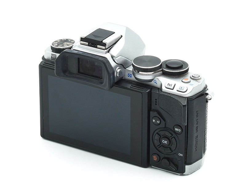 Olympus OM-D E-M10 silber Gehäuse technisch geprüft #X40692**
